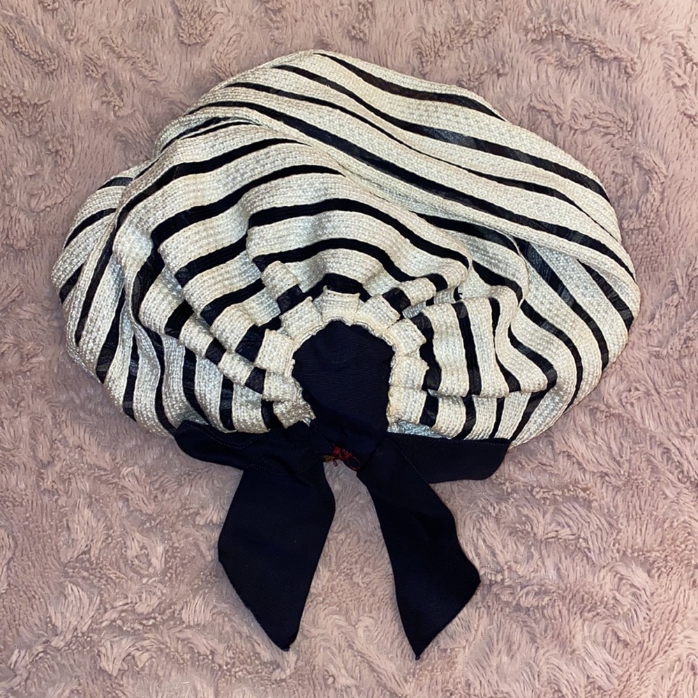 Vintage striped beret style hat with bow